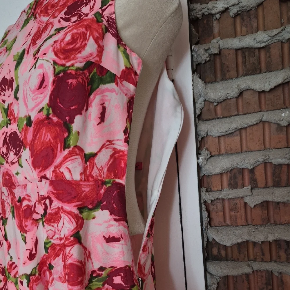 Betsey Johnson Floral Semi Backless Dress Lined Size 6 - Picture 4 of 9